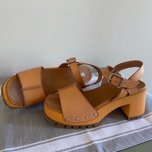 Worn once! Super cute.